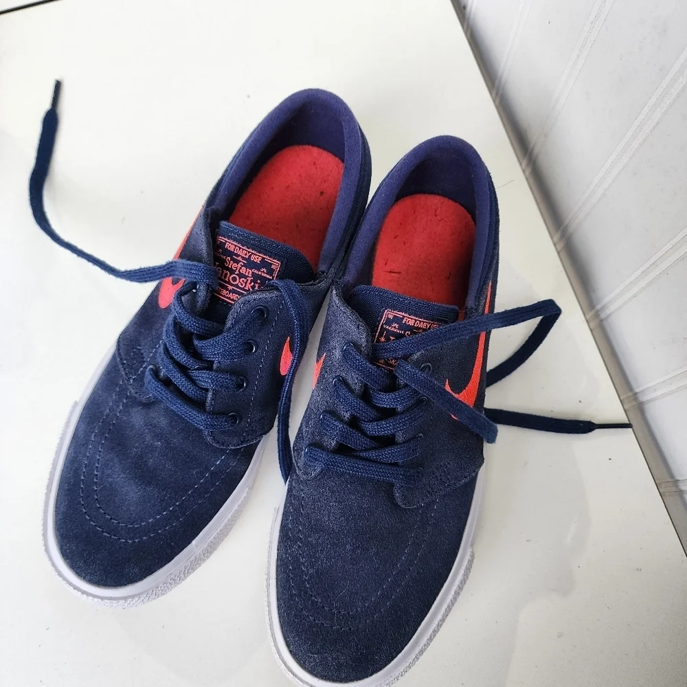Nike SB Janoski (GS) Navy Blue / Neon Orange Suede Leather Kids Size 5.5 Y